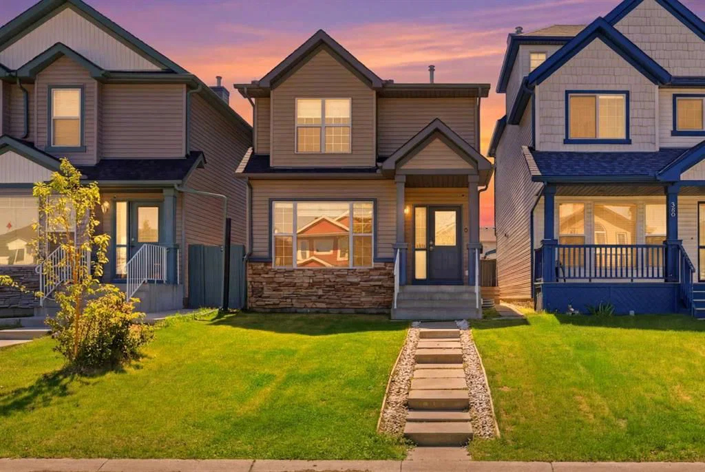 33 Saddlecrest Close NE, Calgary — main listing photo