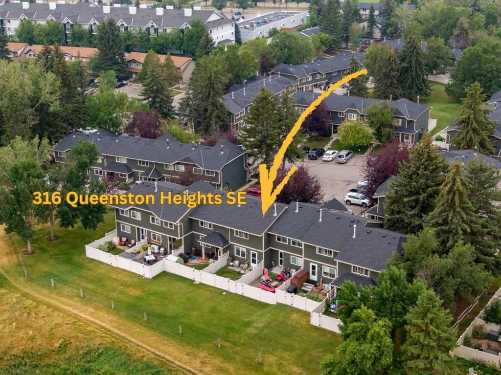 316 Queenston Heights SE, Calgary — main listing photo