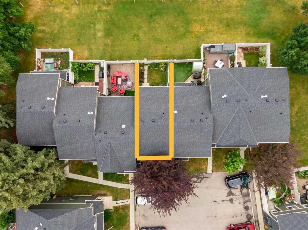 316 Queenston Heights SE, Calgary — photo 4 of 41