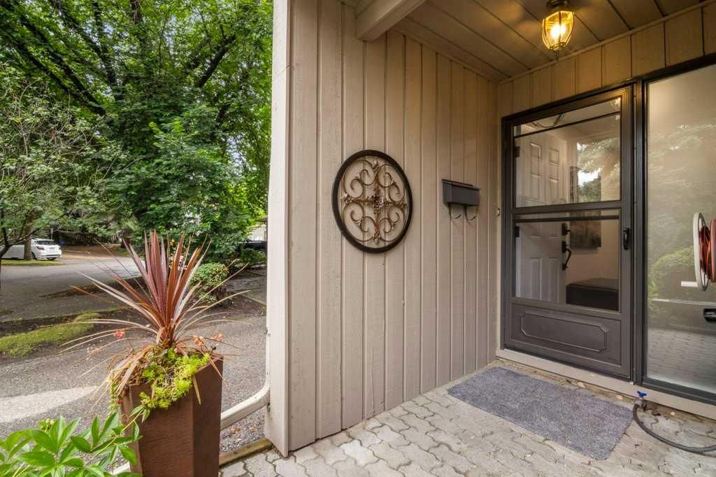3909 Point Mckay Road NW, Calgary — photo 2 of 46