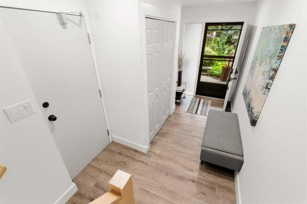 3909 Point Mckay Road NW, Calgary — photo 4 of 46