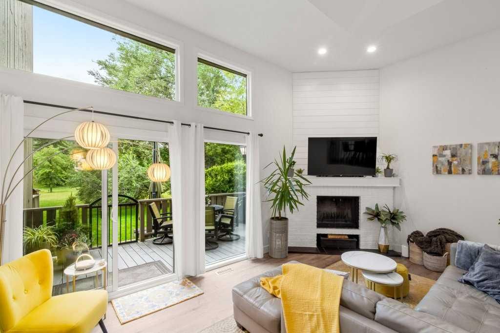 3909 Point Mckay Road NW, Calgary — photo 5 of 46