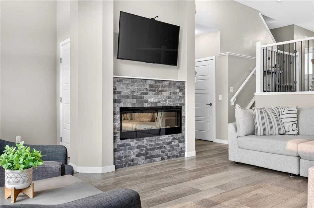 25 Masters Street SE, Calgary — photo 4 of 48