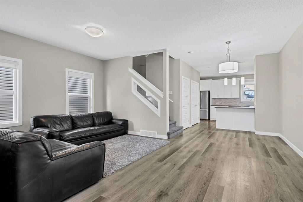 333 Ravenstern Link SE, Airdrie — photo 2 of 30