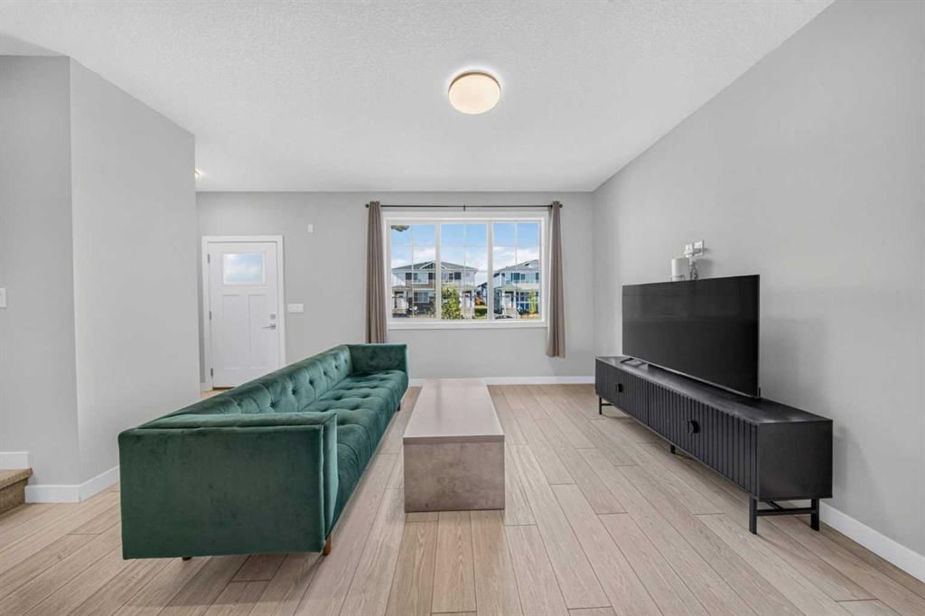1044 West Lakeview Drive, Chestermere — photo 4 of 41