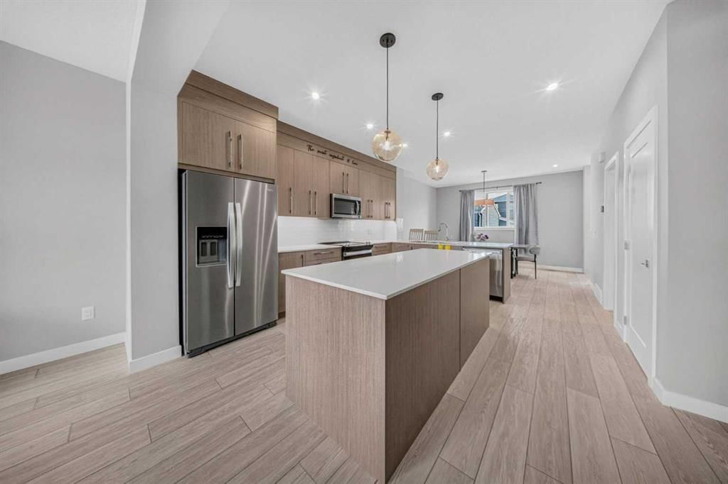 1044 West Lakeview Drive, Chestermere — photo 5 of 41