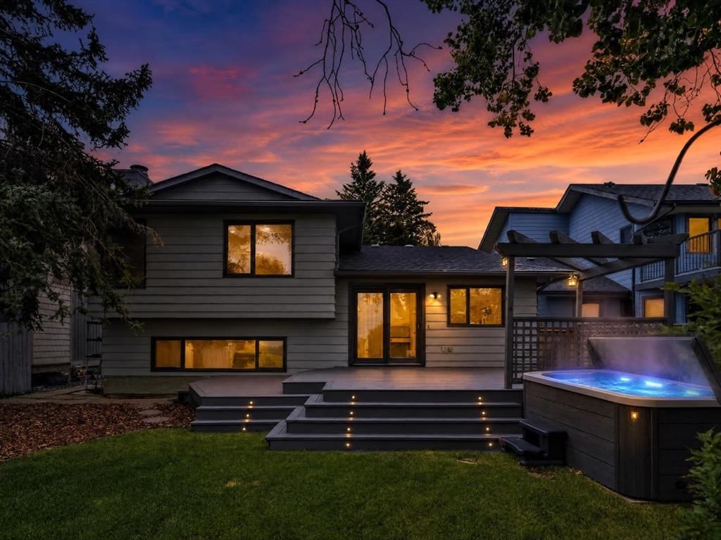 76 Deermoss Crescent SE, Calgary — photo 2 of 50