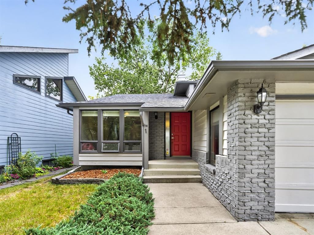 76 Deermoss Crescent SE, Calgary — photo 3 of 50