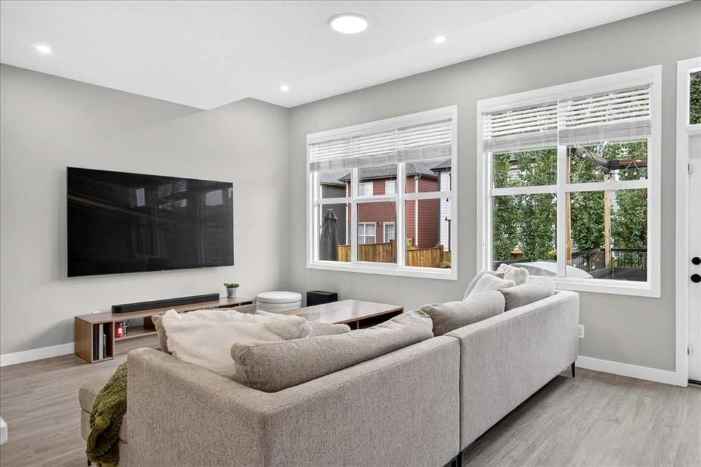154 Masters Row SE, Calgary — photo 4 of 50