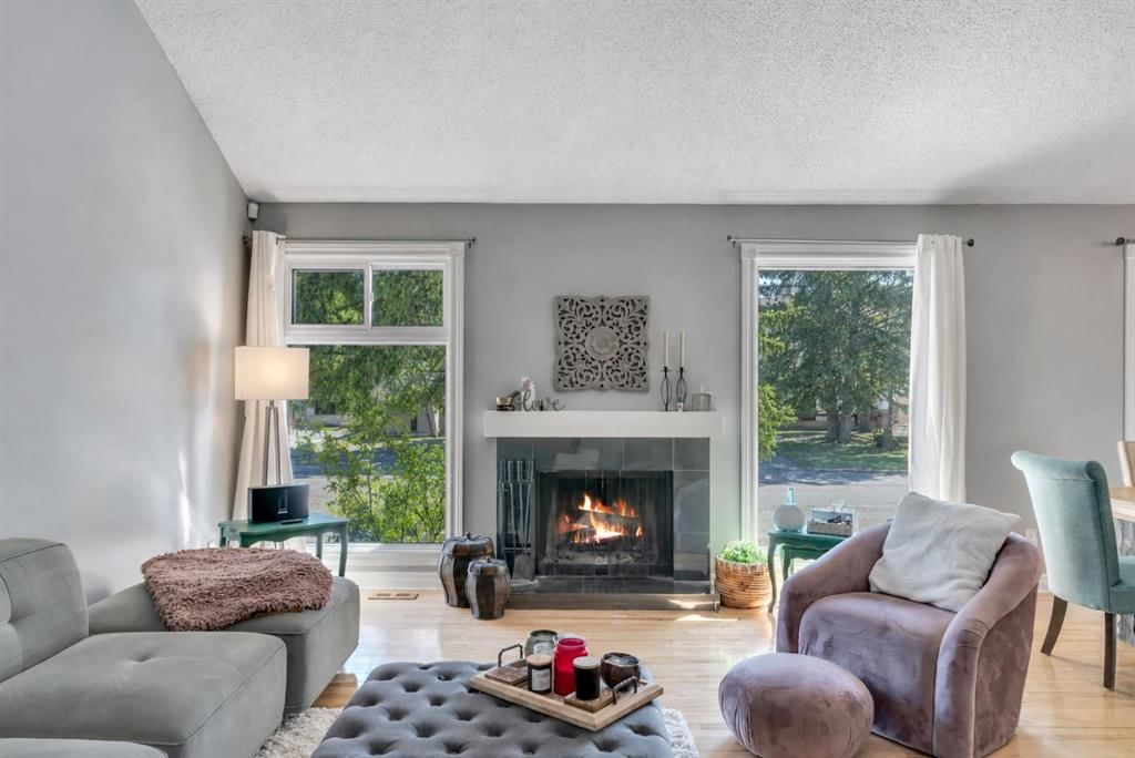 12 Oakvale Place SW, Calgary — photo 4 of 50