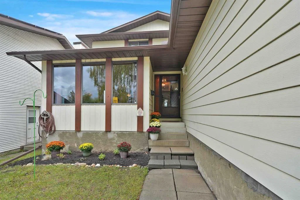 60 Beddington Drive NE, Calgary — photo 3 of 46
