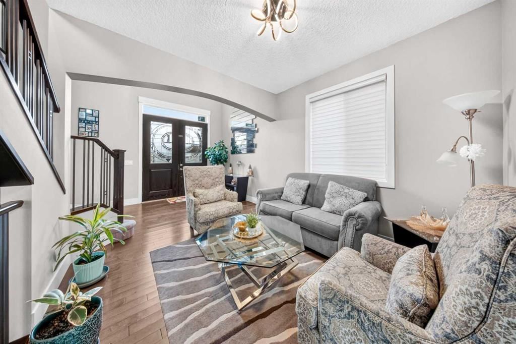 160 Kinniburgh Circle, Chestermere — photo 5 of 50