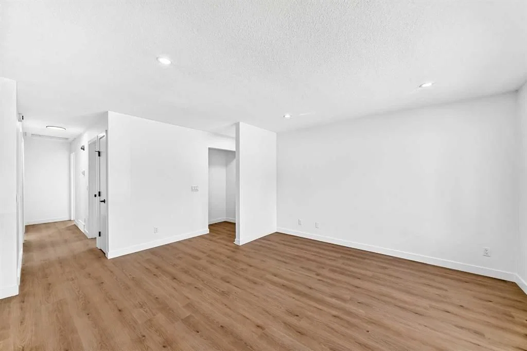 152 Maranda Close NE, Calgary — photo 4 of 46