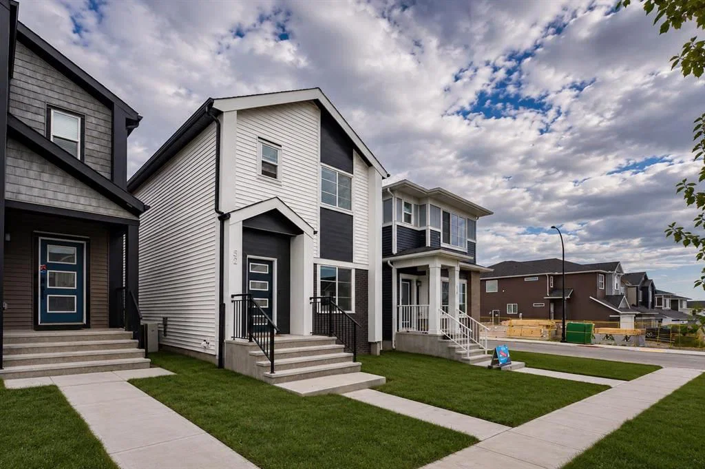 52 Lewiston Drive NE, Calgary — photo 3 of 31