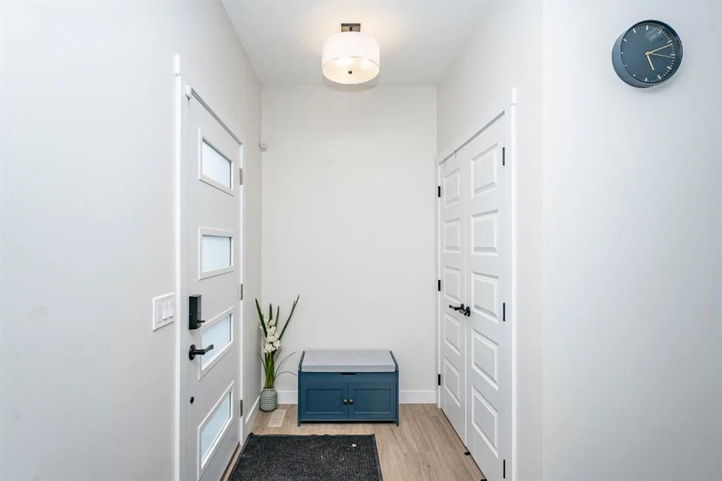 52 Lewiston Drive NE, Calgary — photo 4 of 31