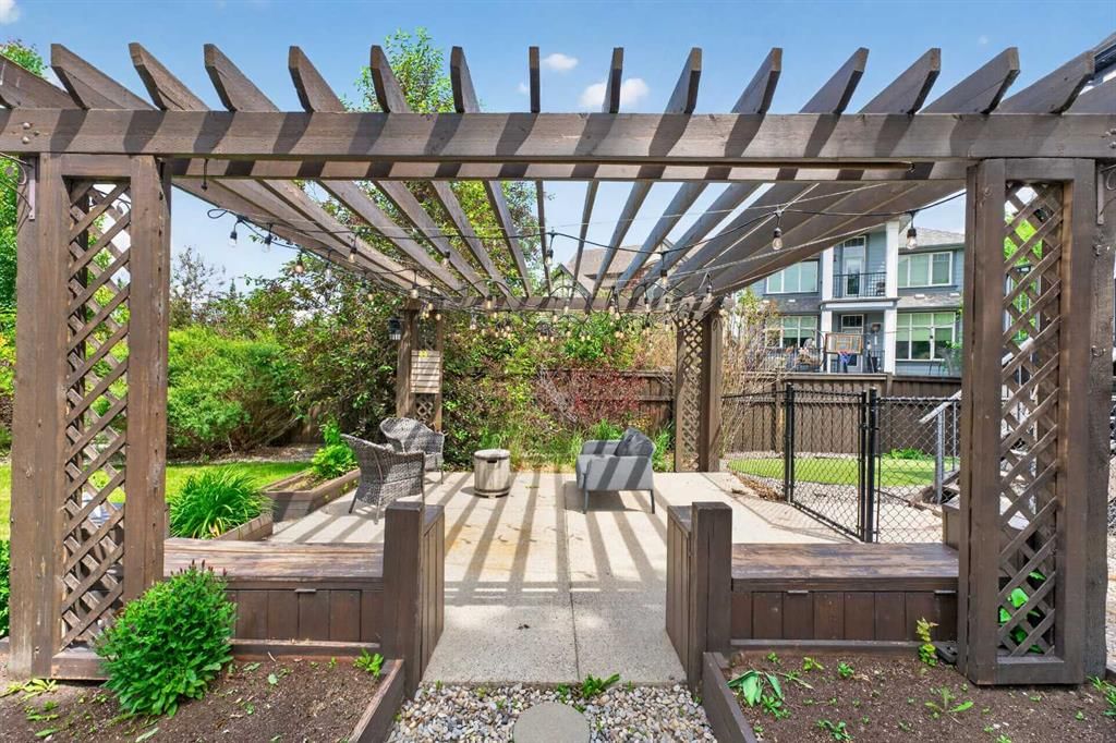 244 Mahogany Bay SE, Calgary — photo 4 of 48