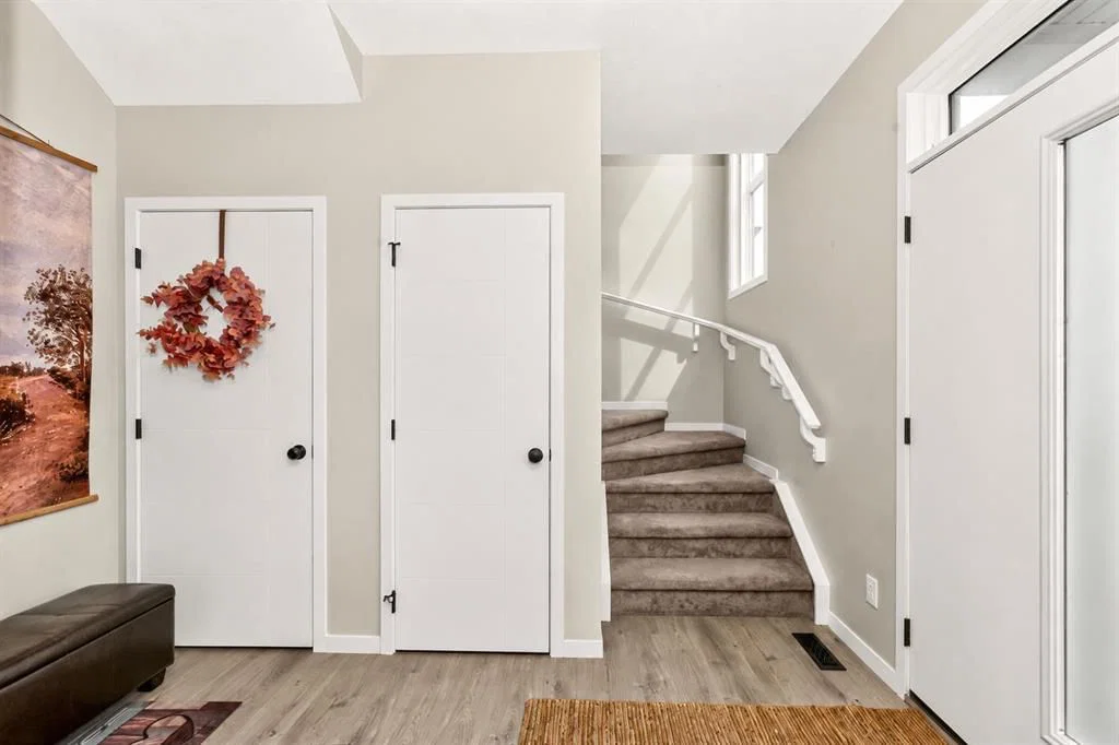 23 Lucas Boulevard NW, Calgary — photo 4 of 44