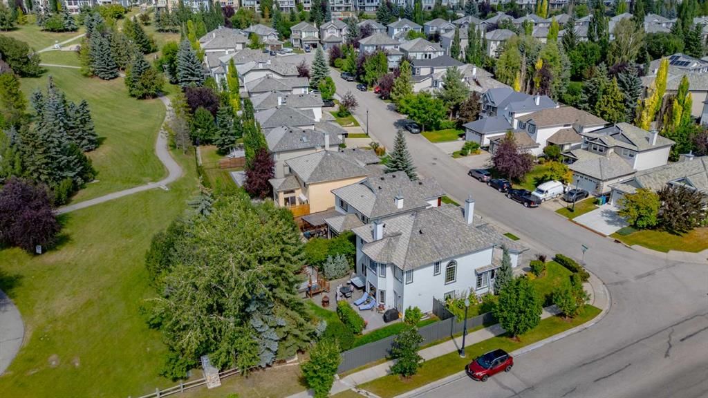 142 Springbank Crescent SW, Calgary — photo 3 of 50