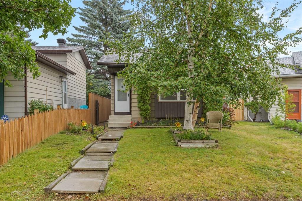 28 Erin Croft Place SE, Calgary — main listing photo