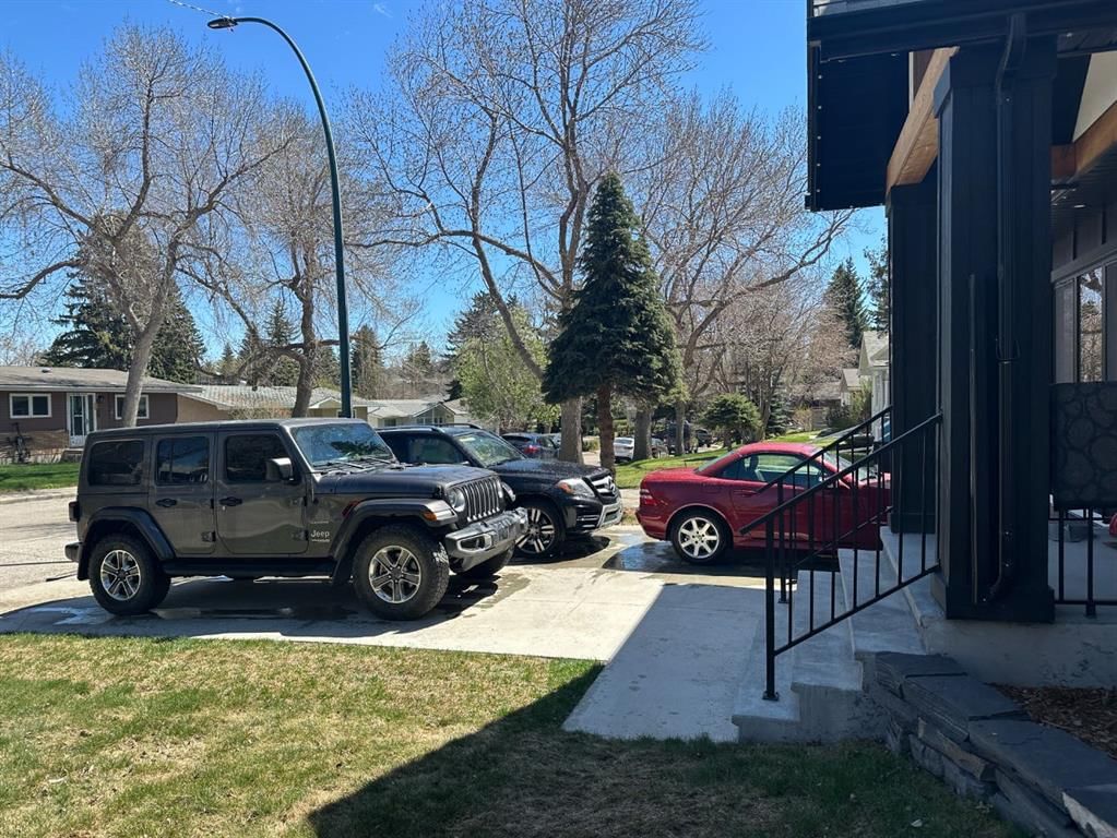 2543 Chicoutimi Drive NW, Calgary — photo 2 of 50