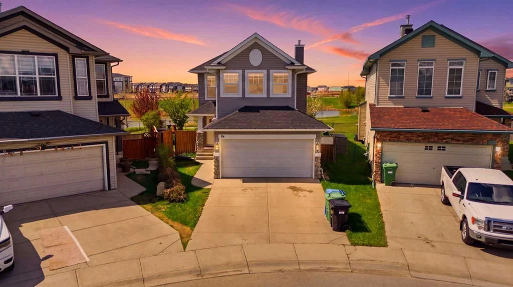86 Saddlecrest Close NE, Calgary — main listing photo
