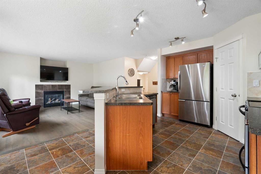818 Copperfield Boulevard SE, Calgary — photo 5 of 38