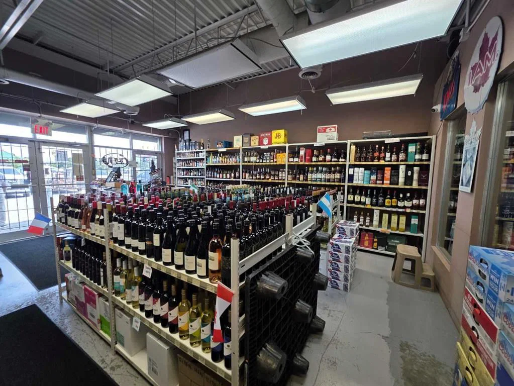 123 Liquor Store SE, Calgary — photo 3 of 4