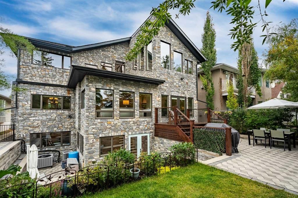 109 Shawnee Place SW, Calgary — photo 2 of 45
