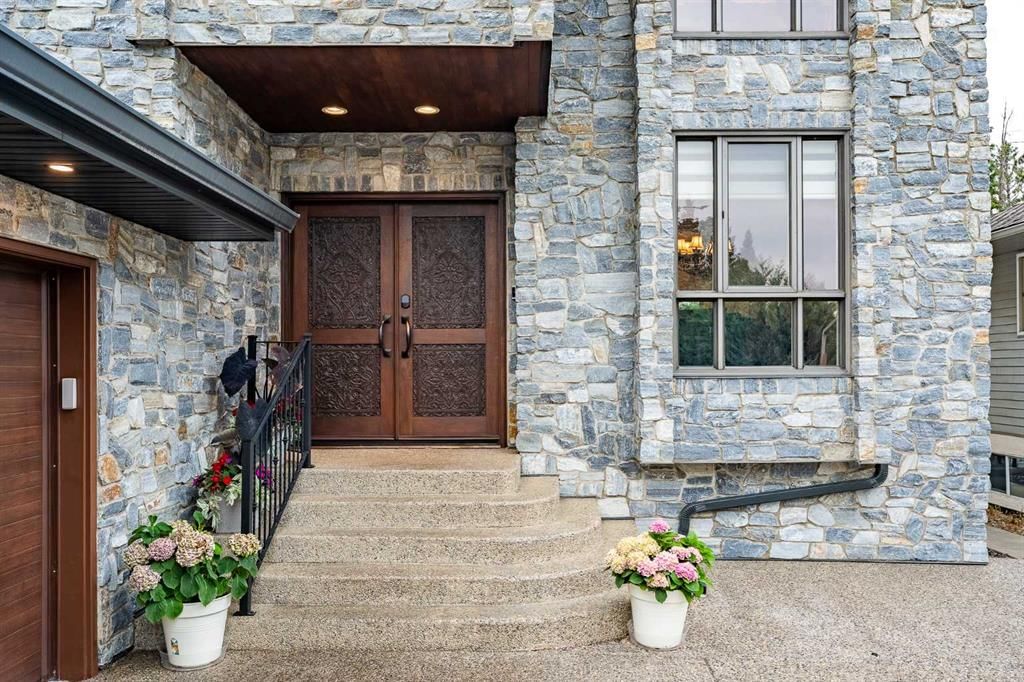 109 Shawnee Place SW, Calgary — photo 3 of 45