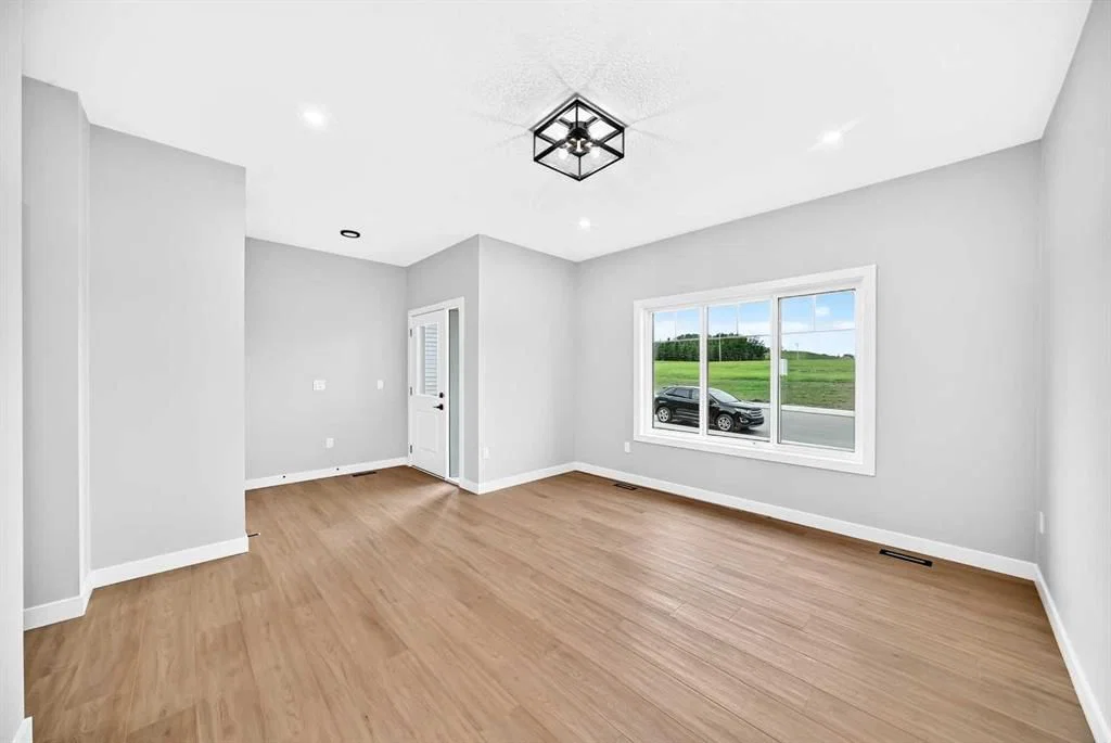 1915 Mccaskill Drive, Crossfield — photo 5 of 50