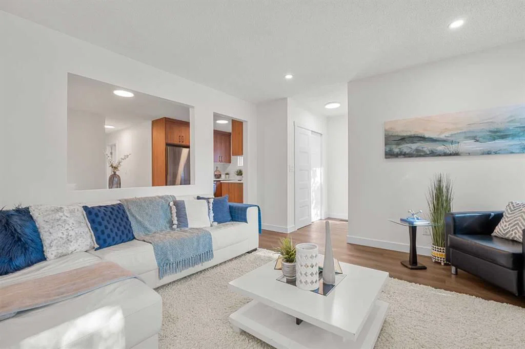 3116 51 Street SW, Calgary — photo 4 of 35