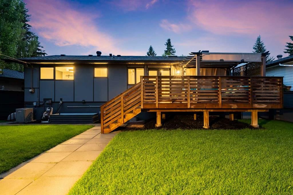 100 Lake Crimson Close SE, Calgary — photo 5 of 50
