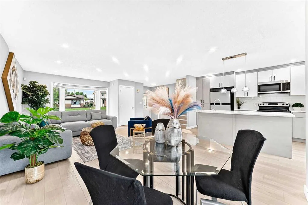 6832 37 Avenue NE, Calgary — main listing photo