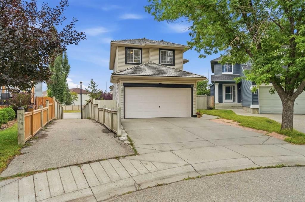 52 Douglas Glen Crescent SE, Calgary — main listing photo