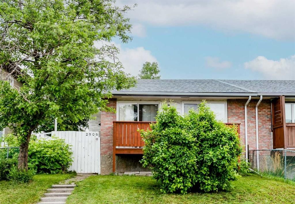 2906 Doverville Crescent SE, Calgary — main listing photo