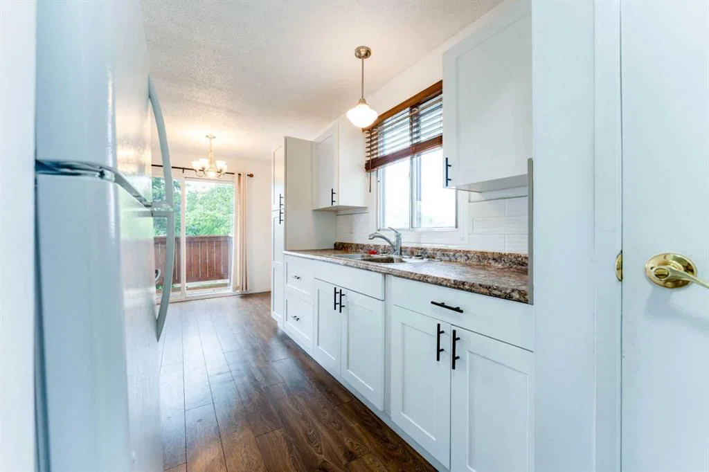 2906 Doverville Crescent SE, Calgary — photo 2 of 41