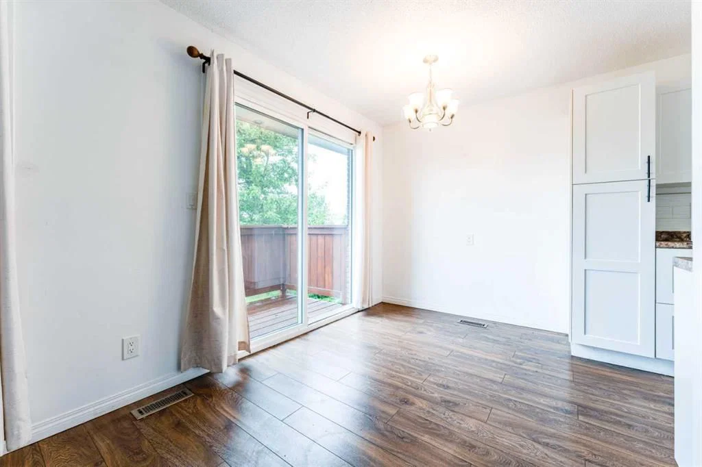 2906 Doverville Crescent SE, Calgary — photo 5 of 41