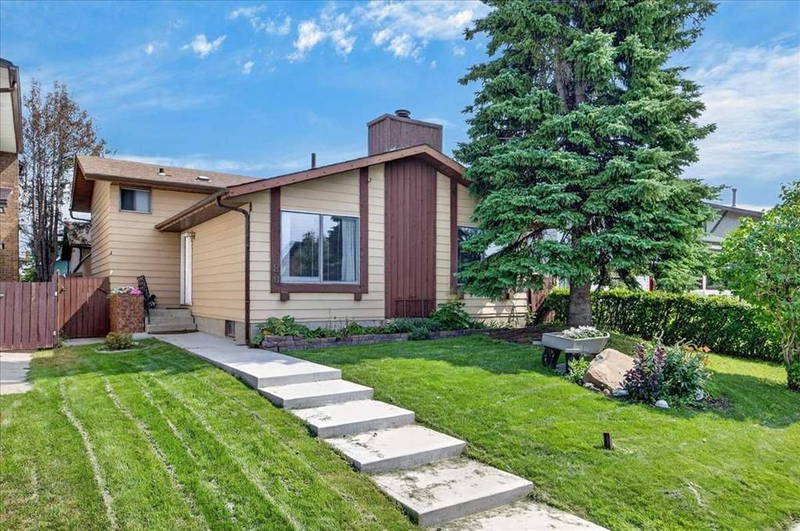 80 Templevale Way NE, Calgary — main listing photo