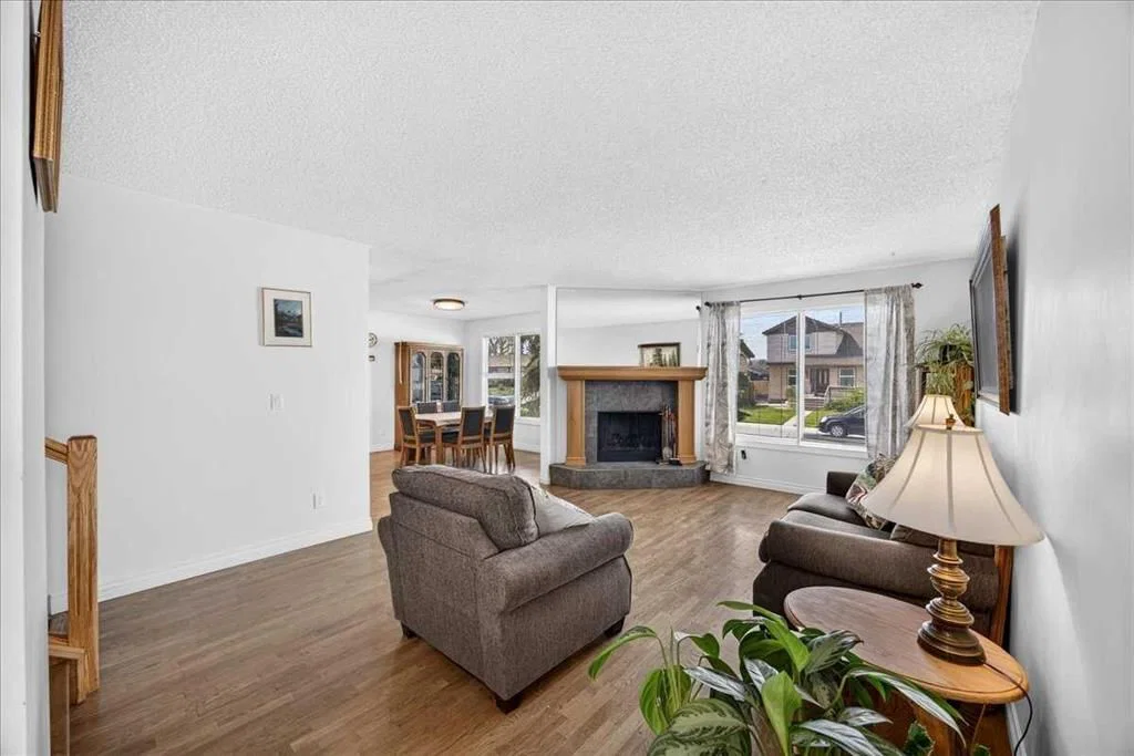 80 Templevale Way NE, Calgary — photo 4 of 50