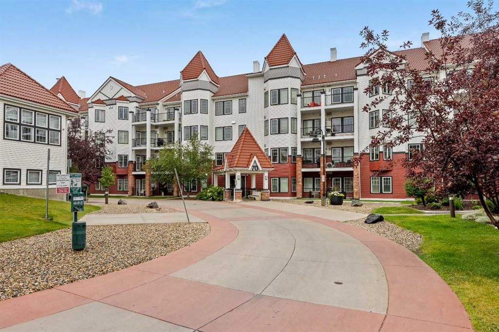 218, 70 Royal Oak Plaza NW, Calgary — main listing photo