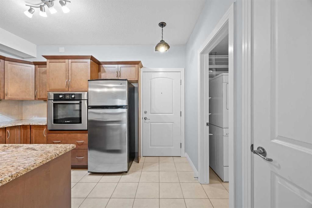 218, 70 Royal Oak Plaza NW, Calgary — photo 3 of 40