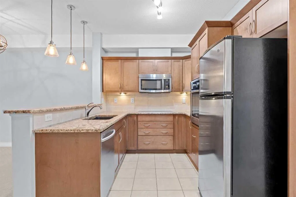 218, 70 Royal Oak Plaza NW, Calgary — photo 5 of 40