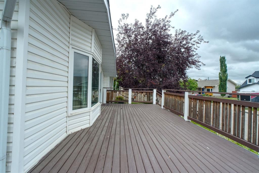 85 Rideau Close SW, Airdrie — photo 4 of 45