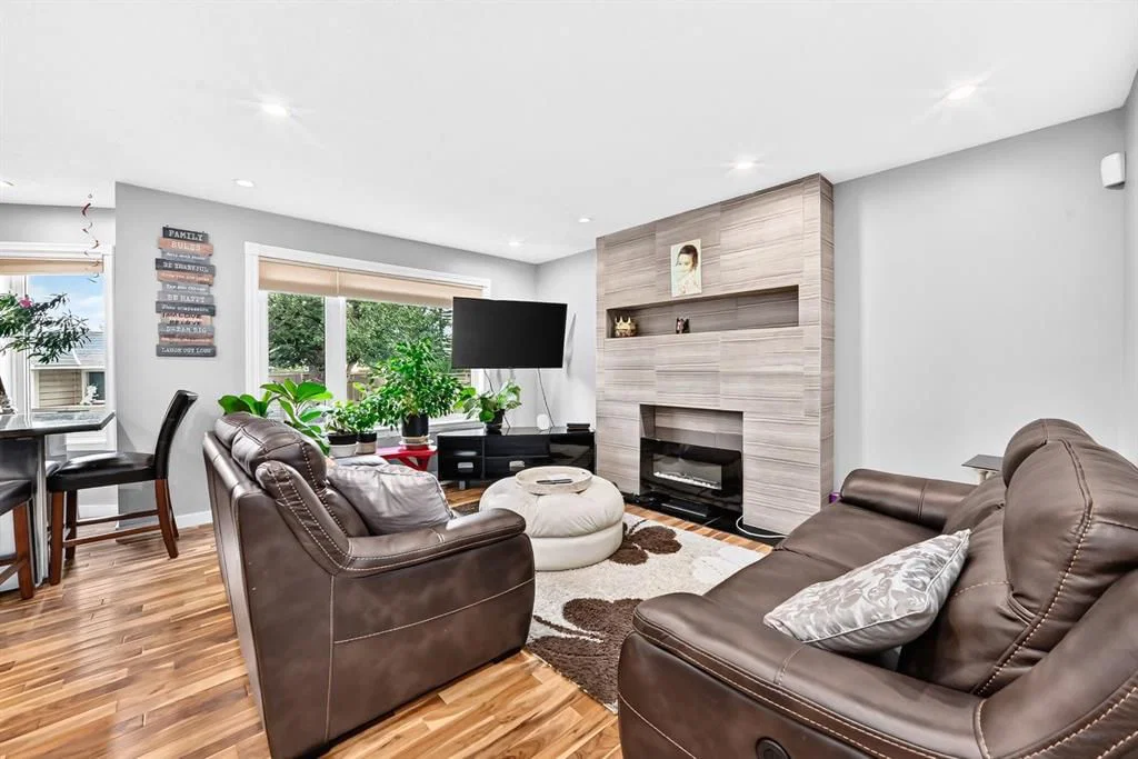 139 Hawkville Close NW, Calgary — photo 4 of 50