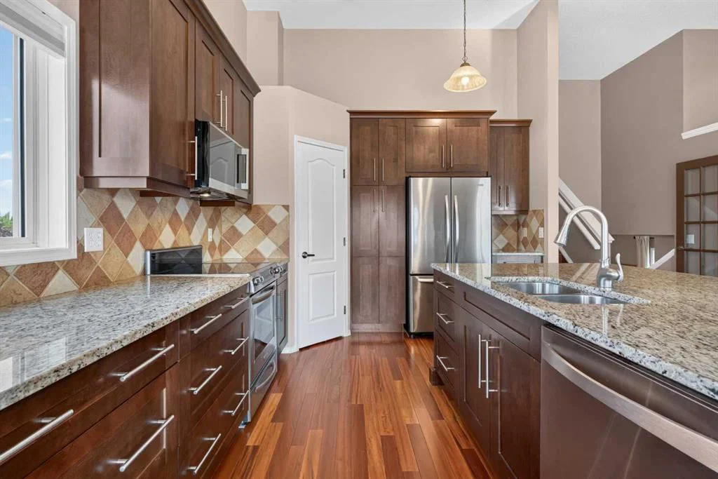 4 Citadel Manor NW, Calgary — photo 3 of 46