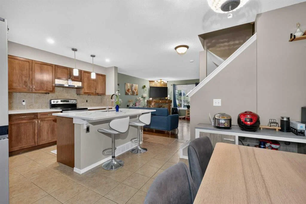 66 Panatella Park NW, Calgary — photo 3 of 39