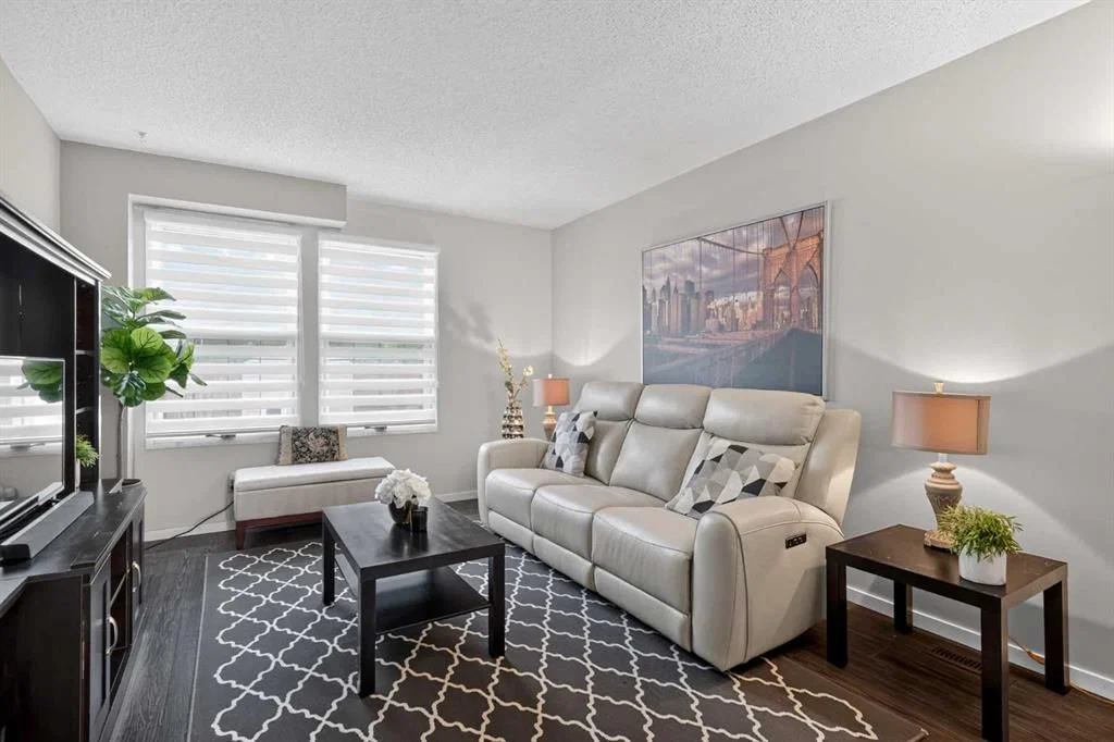 3881 Fonda Way SE, Calgary — photo 2 of 44