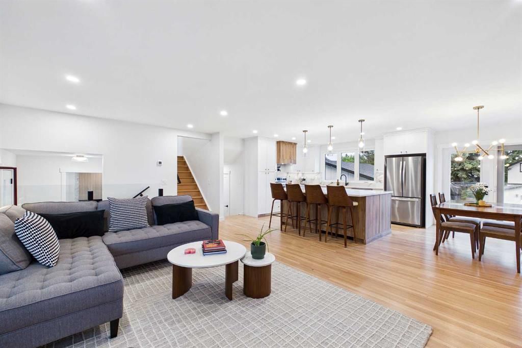 920 Cantabrian Drive SW, Calgary — photo 4 of 49