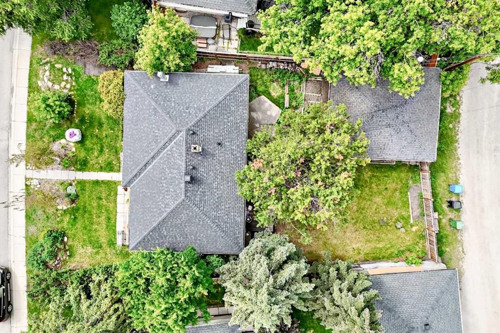 4832 Worcester Drive SW, Calgary — main listing photo