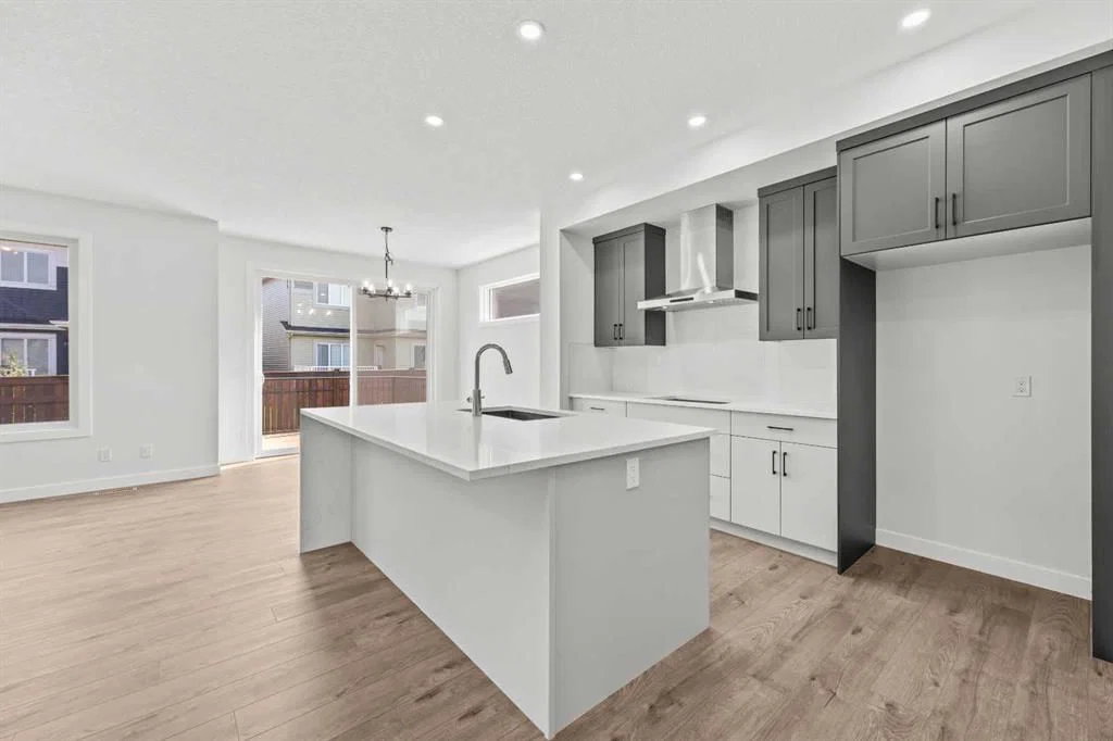 37 Sora Gardens SE, Calgary — photo 4 of 48